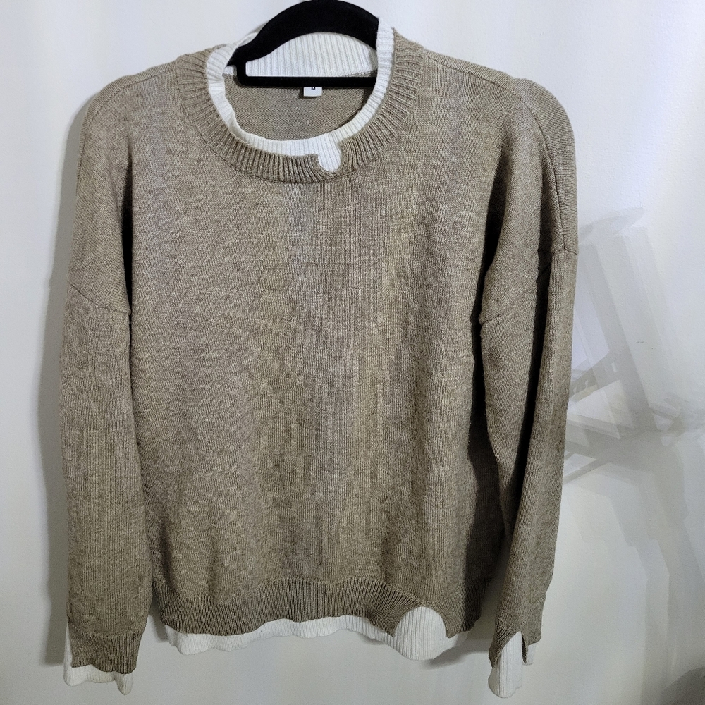 Women's Crewneck Knit Sweater in Taupe & White, Size M